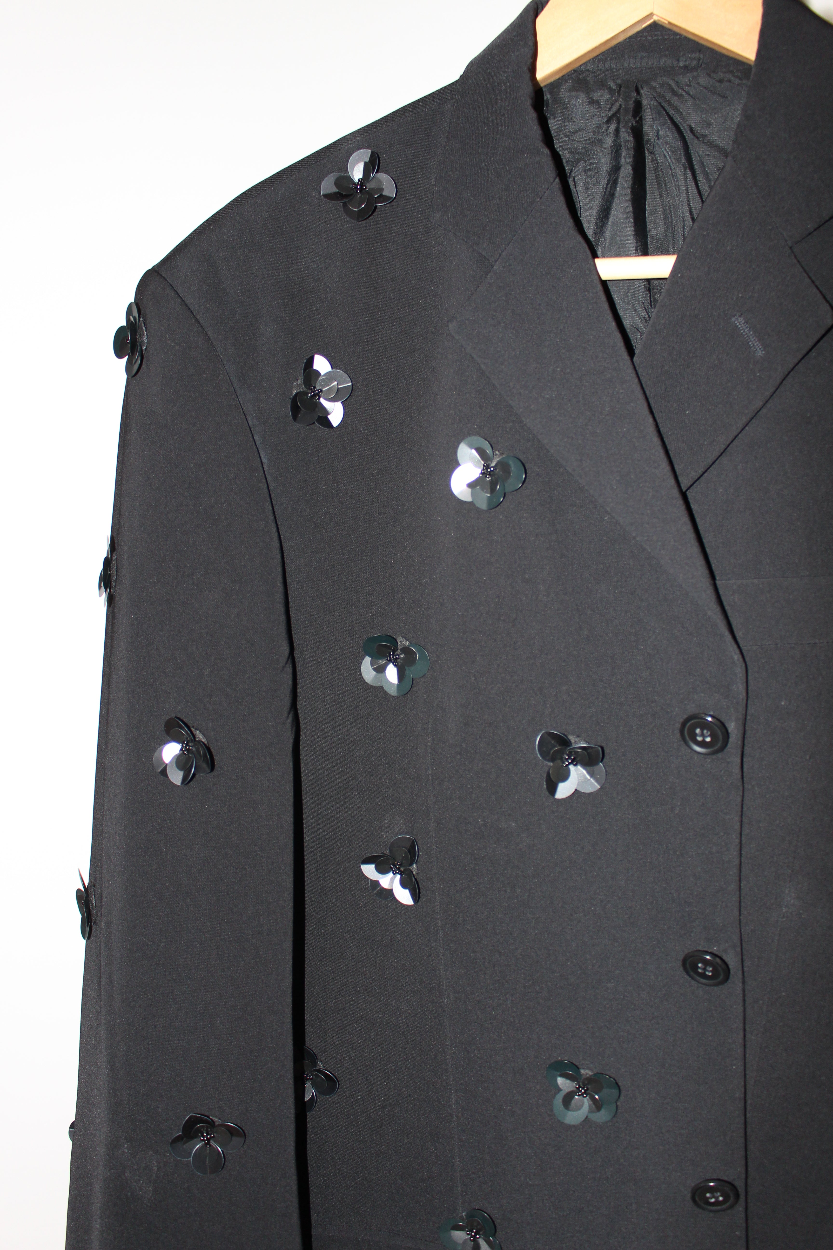 FLOWER EMBELLISHED BLAZER