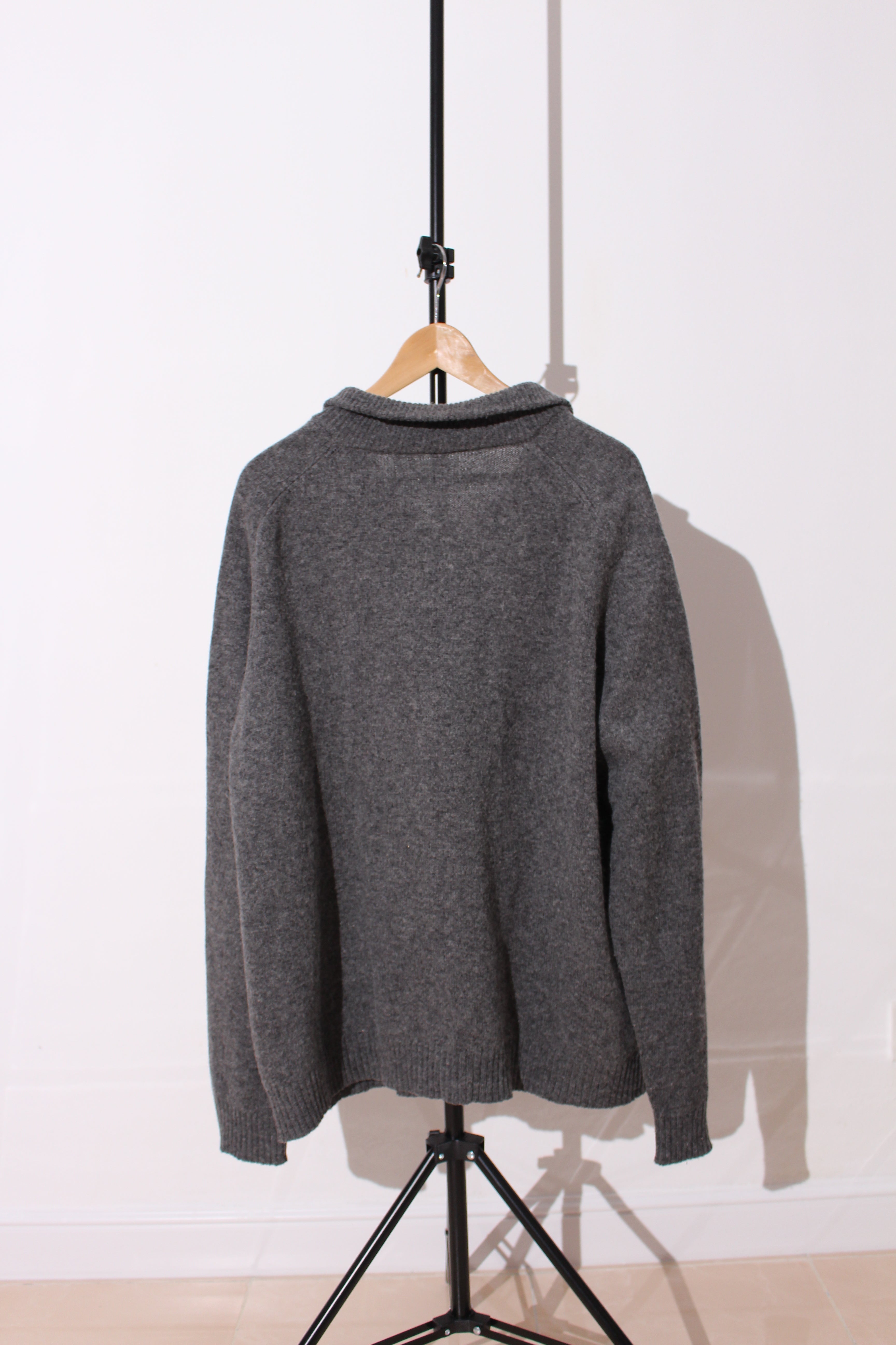FLOWER AND CRYSTAL LAMBSWOOL SWEATER