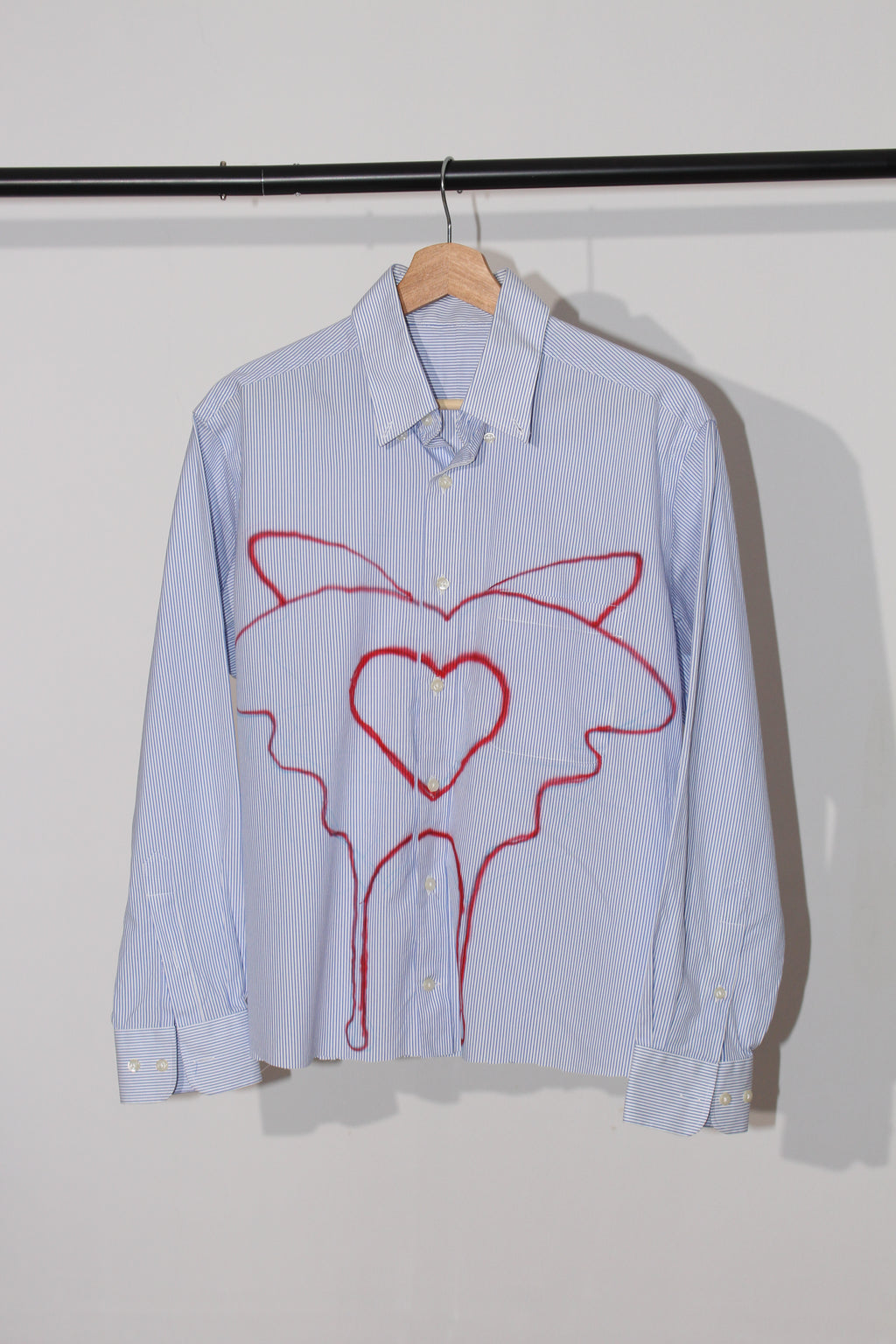 GRAPHIC BUTTON DOWN SHIRT