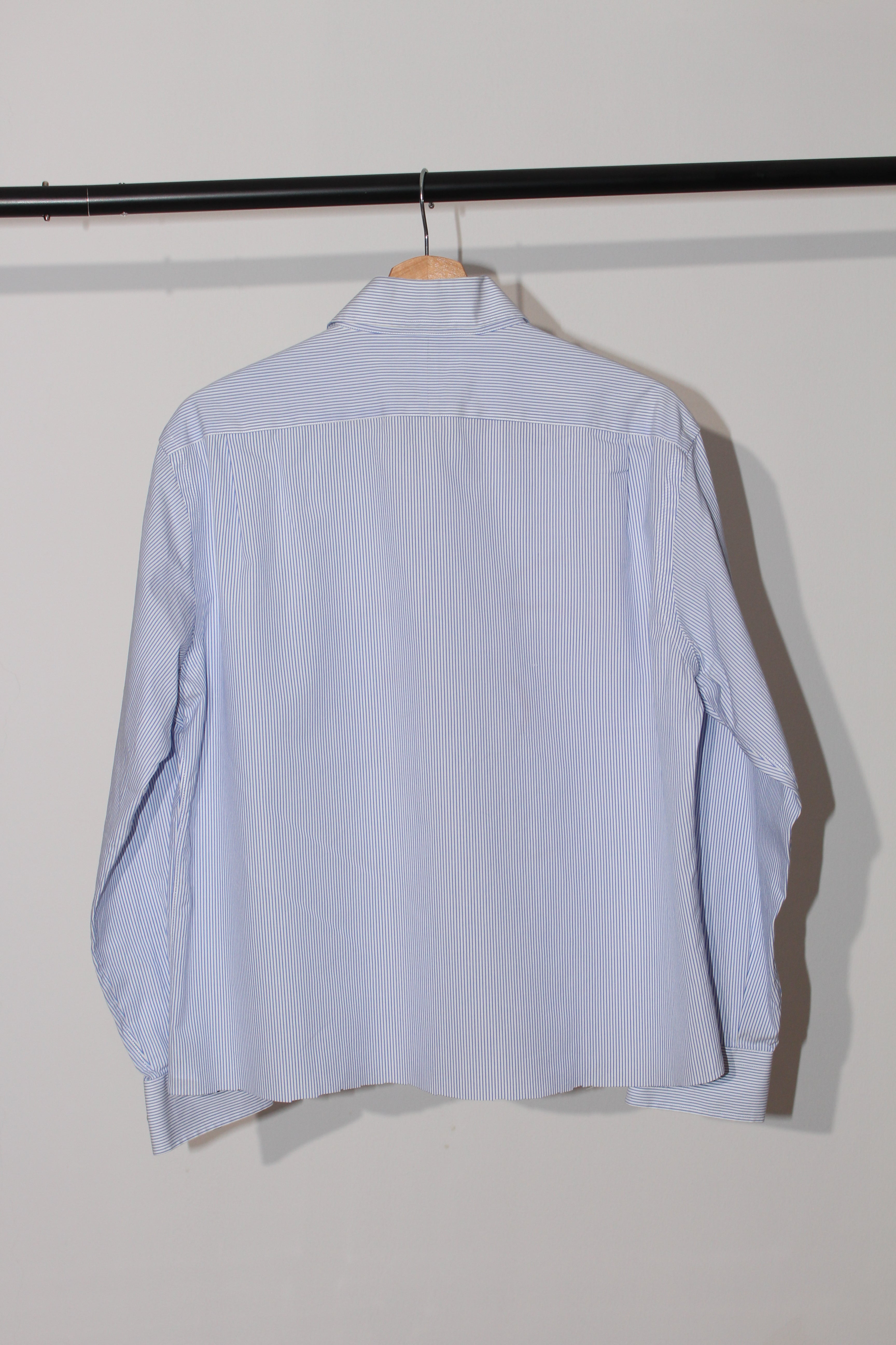 GRAPHIC BUTTON DOWN SHIRT