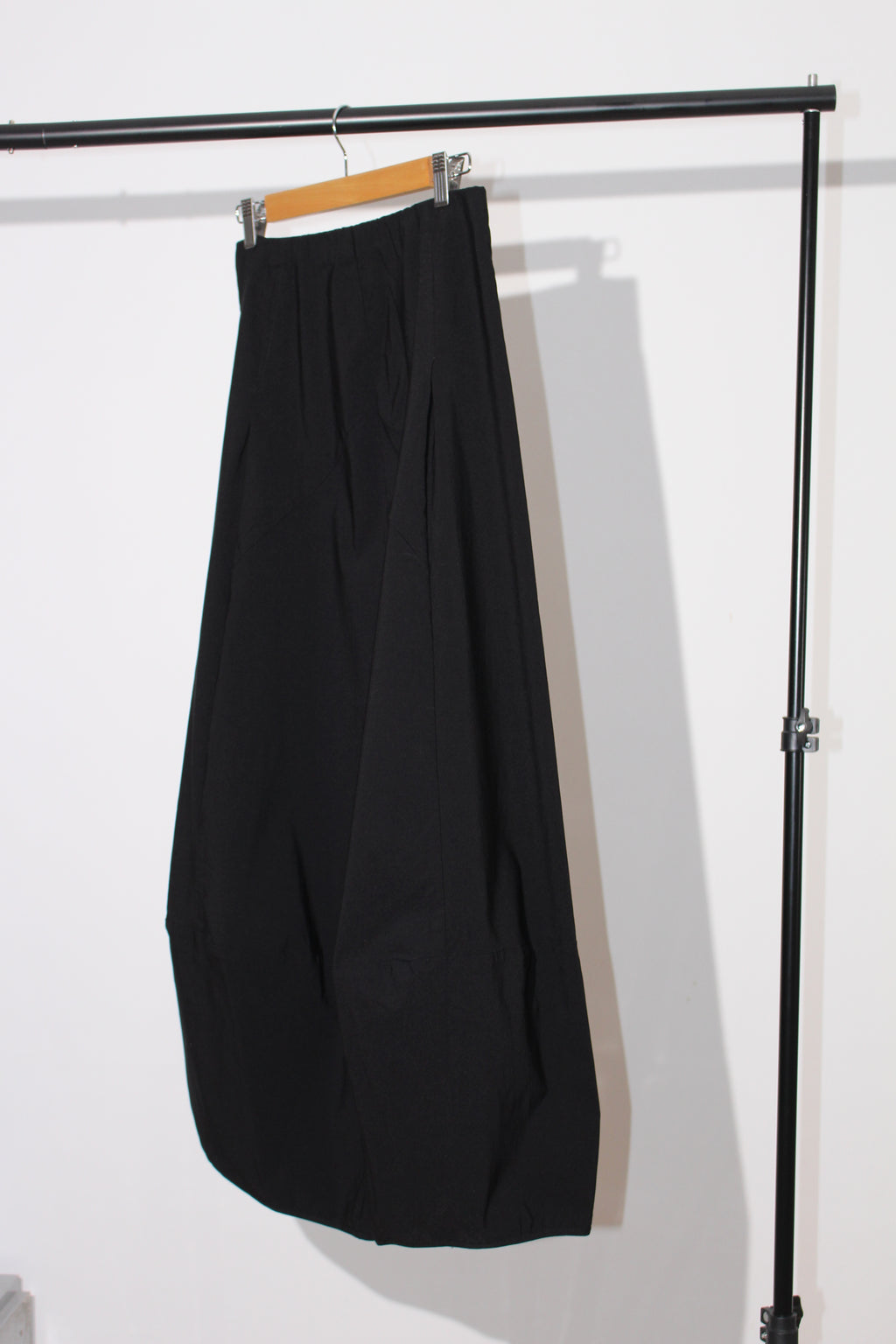 LONG PLEATED BALLOON SKIRT