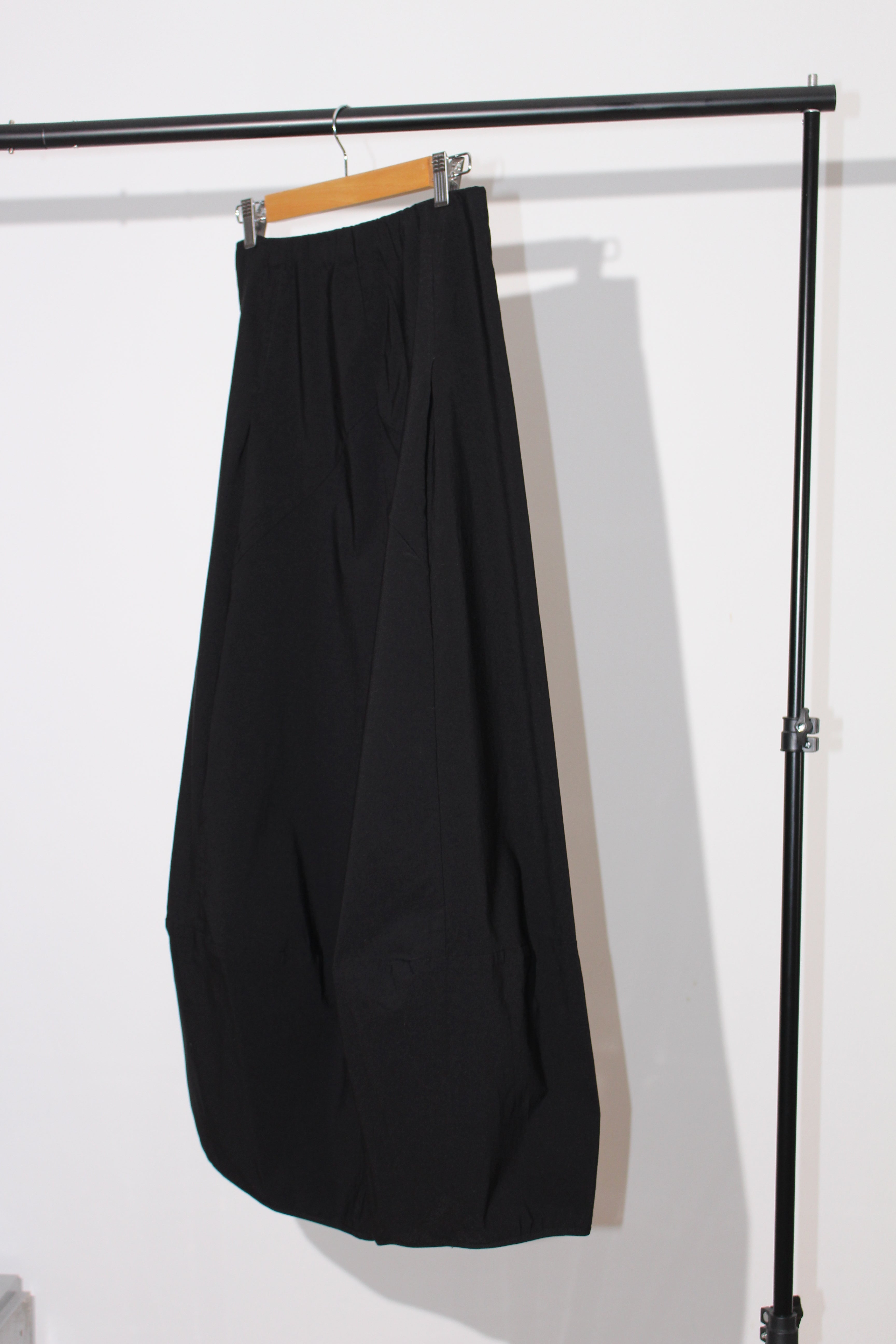 LONG PLEATED BALLOON SKIRT